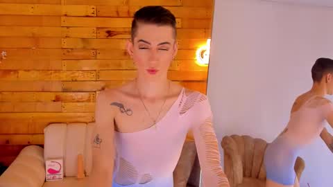 Dominic online show from November 2025 02:39:01 PM