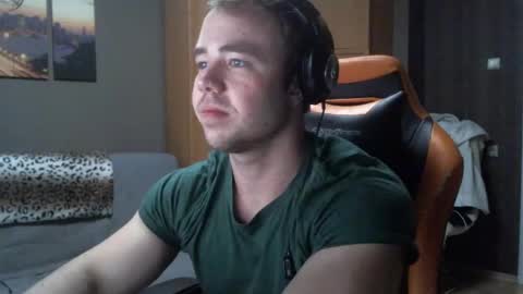Snapshot of dominickcute chatting on February 2025 11:30:02 PM dominickcute online show from February 2025 11:30:02 PM