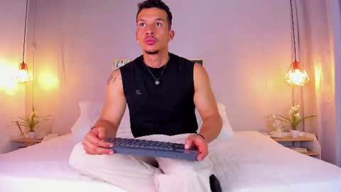 Snapshot of dominik_drake chatting on July 2026 01:35:02 PM Dominik Drake online show from July 2026 01:35:02 PM