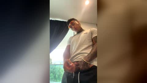 Snapshot of dominiofit chatting on April 2026 01:55:02 PM Only fans Ronnie col---InstaRonniecolleman online show from April 2026 01:55:02 PM