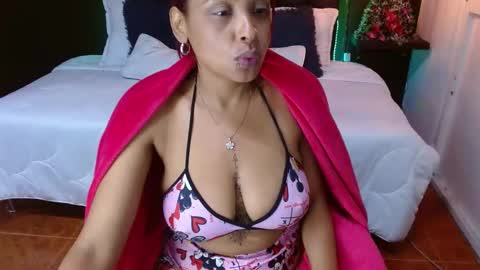 Snapshot of domink_gilr chatting on December 2024 09:44:01 AM D O M I N K online show from December 2024 09:44:01 AM