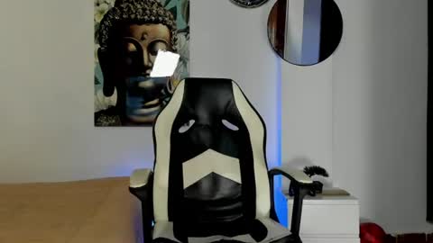 Snapshot of dominyck_ chatting on July 2026 05:01:01 AM dominyck_ online show from July 2026 05:01:01 AM