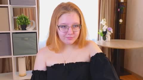 Snapshot of domoniqueepperley chatting on October 2025 05:16:01 AM Macy online show from October 2025 05:16:01 AM