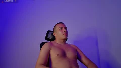 Snapshot of donathoo chatting on January 2025 02:37:01 PM Donat Independent Model online show from January 2025 02:37:01 PM