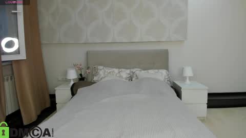 Donna On GMT2 Mon-Fri 3-9 AM online show from March 2026 11:49:02 PM