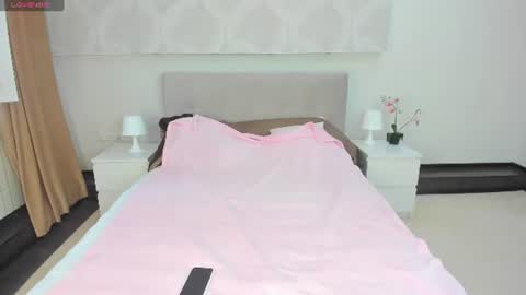 Snapshot of donnaaa_evans chatting on July 2026 11:40:01 PM Donna On GMT2 Mon-Fri 3-9 AM online show from July 2026 11:40:01 PM