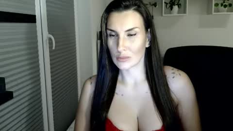 DonnaLive online show from October 2025 04:00:01 PM