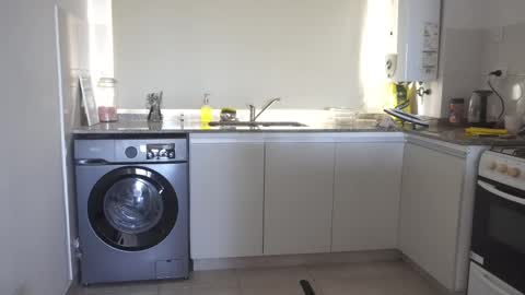 Donatella online show from November 2025 11:49:01 AM