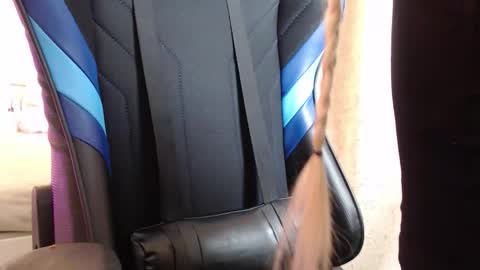 Nika online show from November 2025 09:19:01 AM