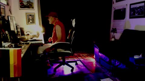 Snapshot of dopeleaf2 chatting on October 2025 10:09:01 PM dopeleaf2 online show from October 2025 10:09:01 PM