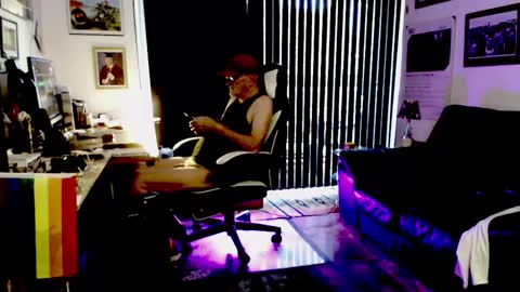 Snapshot of dopeleaf2 chatting on October 2025 02:27:02 PM dopeleaf2 online show from October 2025 02:27:02 PM