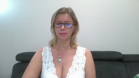 DoreenSexy online show from September 2025 07:18:02 PM