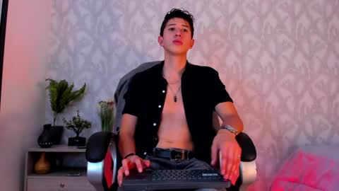 Snapshot of dorian_mystery chatting on January 2025 04:22:02 AM dorian_mystery online show from January 2025 04:22:02 AM