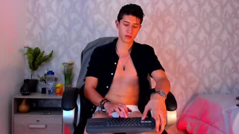 Snapshot of dorian_mystery chatting on January 2025 10:28:02 AM dorian_mystery online show from January 2025 10:28:02 AM