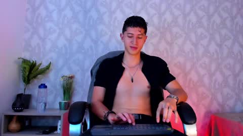 Snapshot of dorian_mystery chatting on January 2025 06:38:02 AM dorian_mystery online show from January 2025 06:38:02 AM