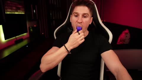 Dorian Reyes online show from January 2025 11:31:01 PM