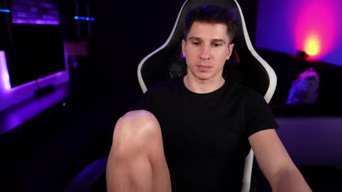 Dorian Reyes online show from January 2025 03:33:01 AM