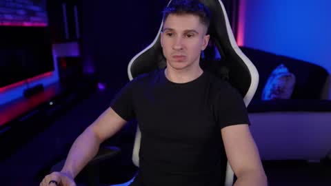 Dorian Reyes online show from February 2025 02:01:01 AM