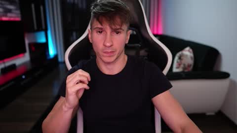 Dorian Reyes online show from October 2025 11:24:02 PM