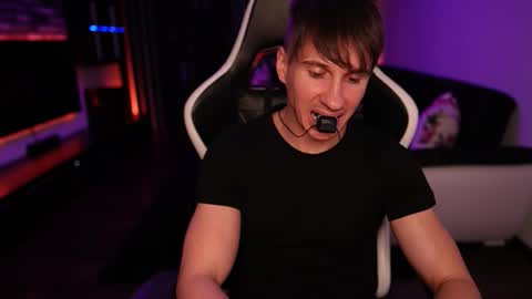 Dorian Reyes online show from October 2025 09:59:02 PM