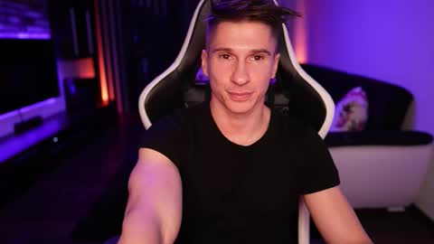 Dorian Reyes online show from October 2025 12:55:02 AM