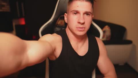 Dorian Reyes online show from November 2025 12:54:02 AM