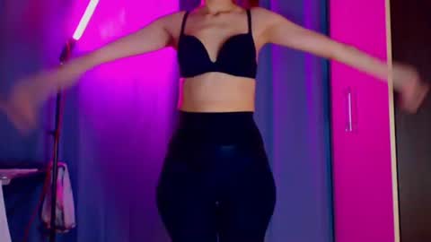 Snapshot of dorotty_ chatting on October 2025 02:45:02 AM Your Dorotty online show from October 2025 02:45:02 AM