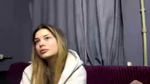 dottybruss online show from September 2025 04:20:01 PM