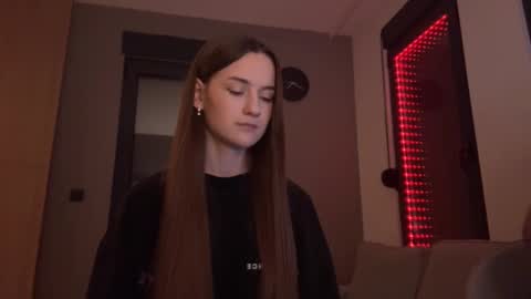 Alice and Mark online show from November 2025 09:09:01 PM