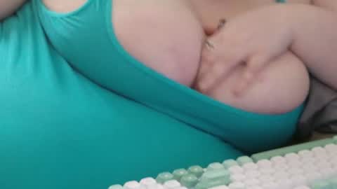 Snapshot of doublecherrybombxo chatting on June 2026 05:29:01 PM Cherri online show from June 2026 05:29:01 PM