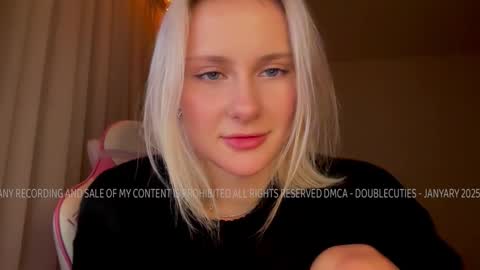 Snapshot of doublecuties chatting on January 2025 08:04:02 PM Lana Eva dont forget to give us a thumb up online show from January 2025 08:04:02 PM