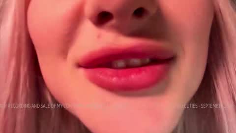 Snapshot of doublecuties chatting on September 2025 08:21:02 PM Lana Eva dont forget to give us a thumb up online show from September 2025 08:21:02 PM