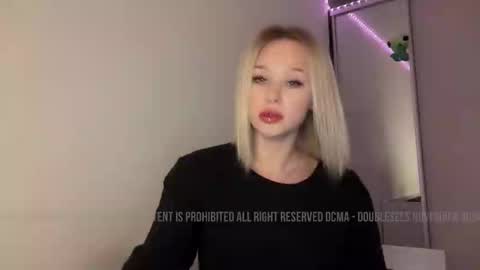 MOLLYYYY dont forget to give me a thumb up online show from December 2024 02:49:02 AM