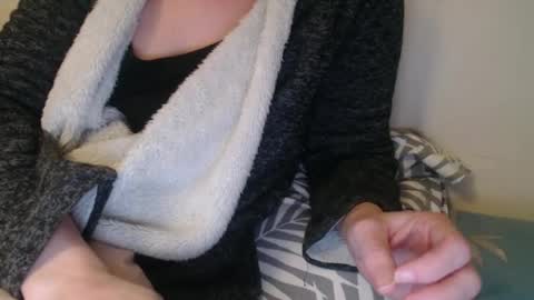 Douce Elsa online show from December 2024 09:28:02 PM