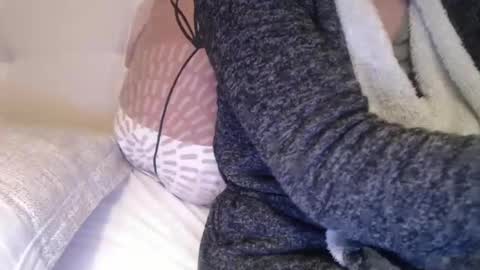 Douce Elsa online show from December 2024 05:07:02 PM