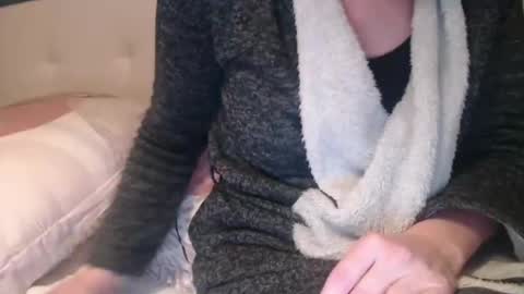 Douce Elsa online show from January 2025 06:23:02 PM
