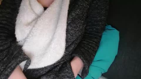 Douce Elsa online show from January 2025 09:34:01 PM