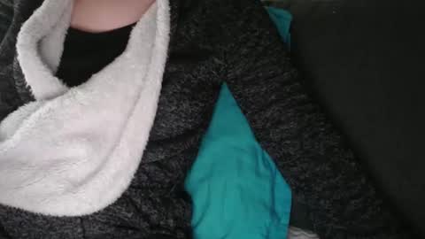 Douce Elsa online show from February 2025 04:22:01 PM