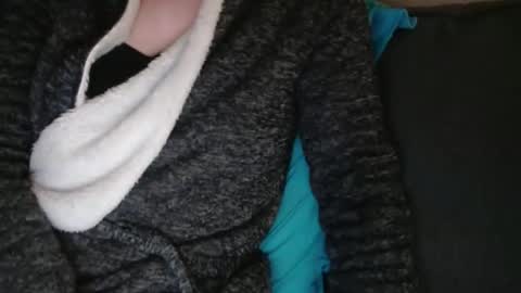 Douce Elsa online show from February 2025 06:09:01 PM