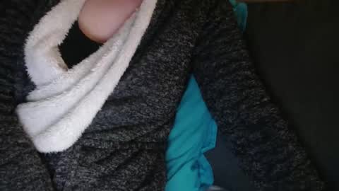 Douce Elsa online show from February 2025 09:59:01 PM