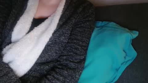 Douce Elsa online show from February 2025 07:27:02 PM