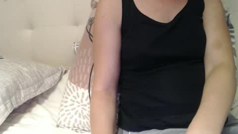 Douce Elsa online show from September 2025 06:53:01 PM