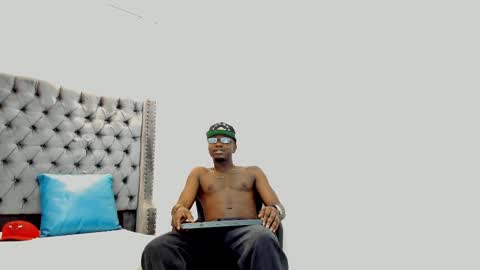 DOUGLAS online show from September 2025 12:49:01 PM