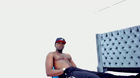 DOUGLAS online show from October 2025 01:57:02 PM