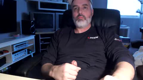 Snapshot of dr_dave20 chatting on January 2025 07:00:02 PM dr_dave20 online show from January 2025 07:00:02 PM