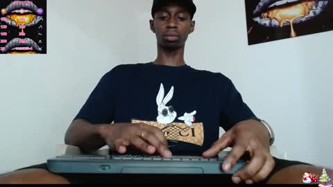 Snapshot of drake_brown_23 chatting on December 2024 03:14:02 AM Drake 23 online show from December 2024 03:14:02 AM