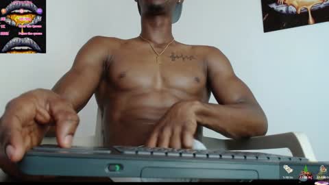 Snapshot of drake_brown_23 chatting on December 2024 06:34:01 PM Drake 23 online show from December 2024 06:34:01 PM