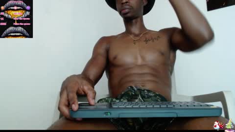 Snapshot of drake_brown_23 chatting on January 2025 04:59:01 AM Drake 23 online show from January 2025 04:59:01 AM