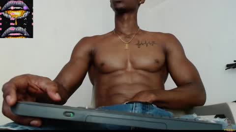 Snapshot of drake_brown_23 chatting on February 2025 07:09:01 PM Drake 23 online show from February 2025 07:09:01 PM