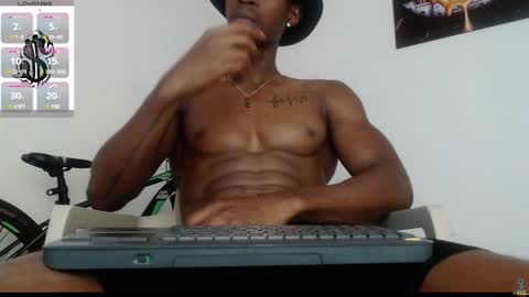 Snapshot of drake_brown_23 chatting on March 2025 05:38:02 AM Drake 23 online show from March 2025 05:38:02 AM